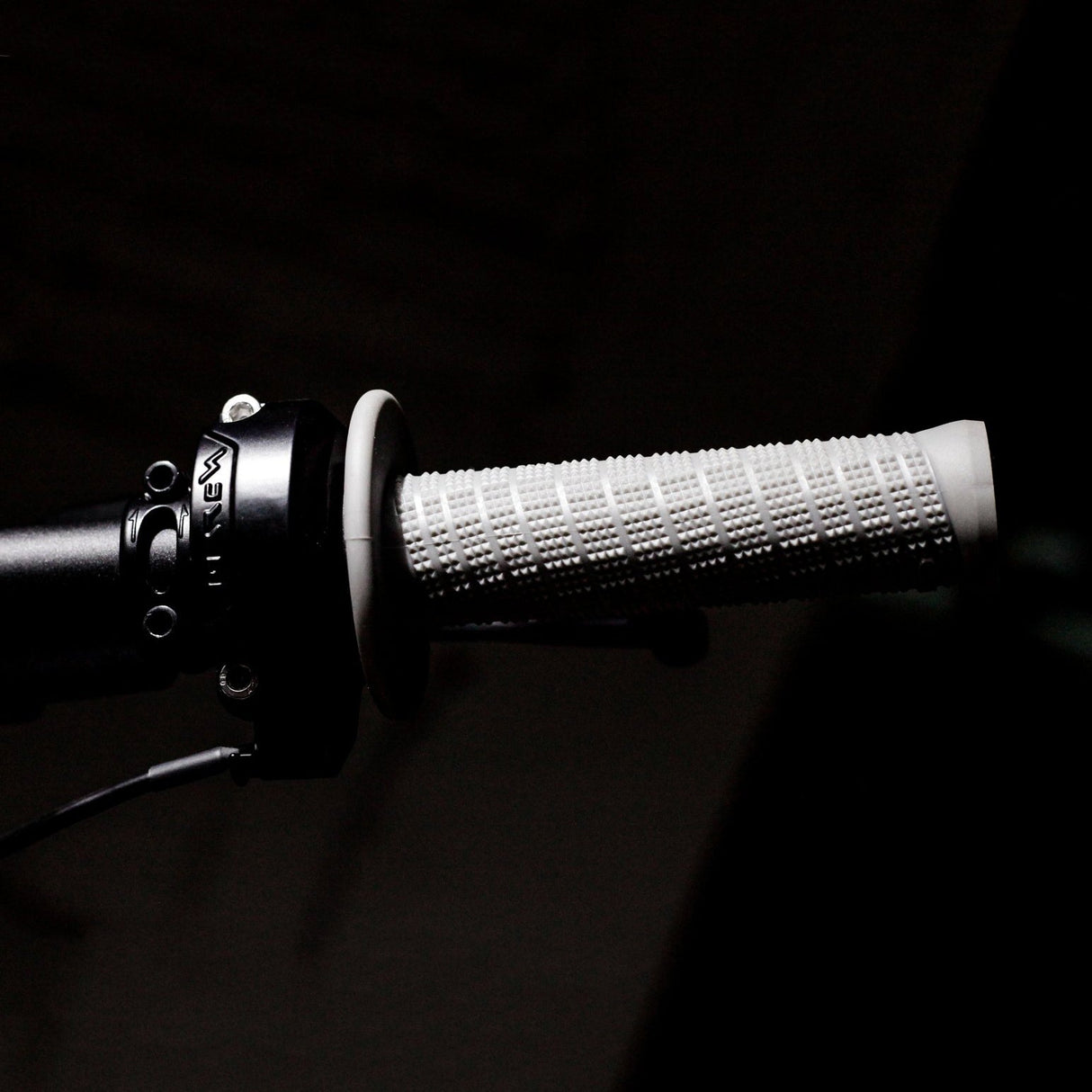 Storm Bee Electric Twist Throttle Accelerator