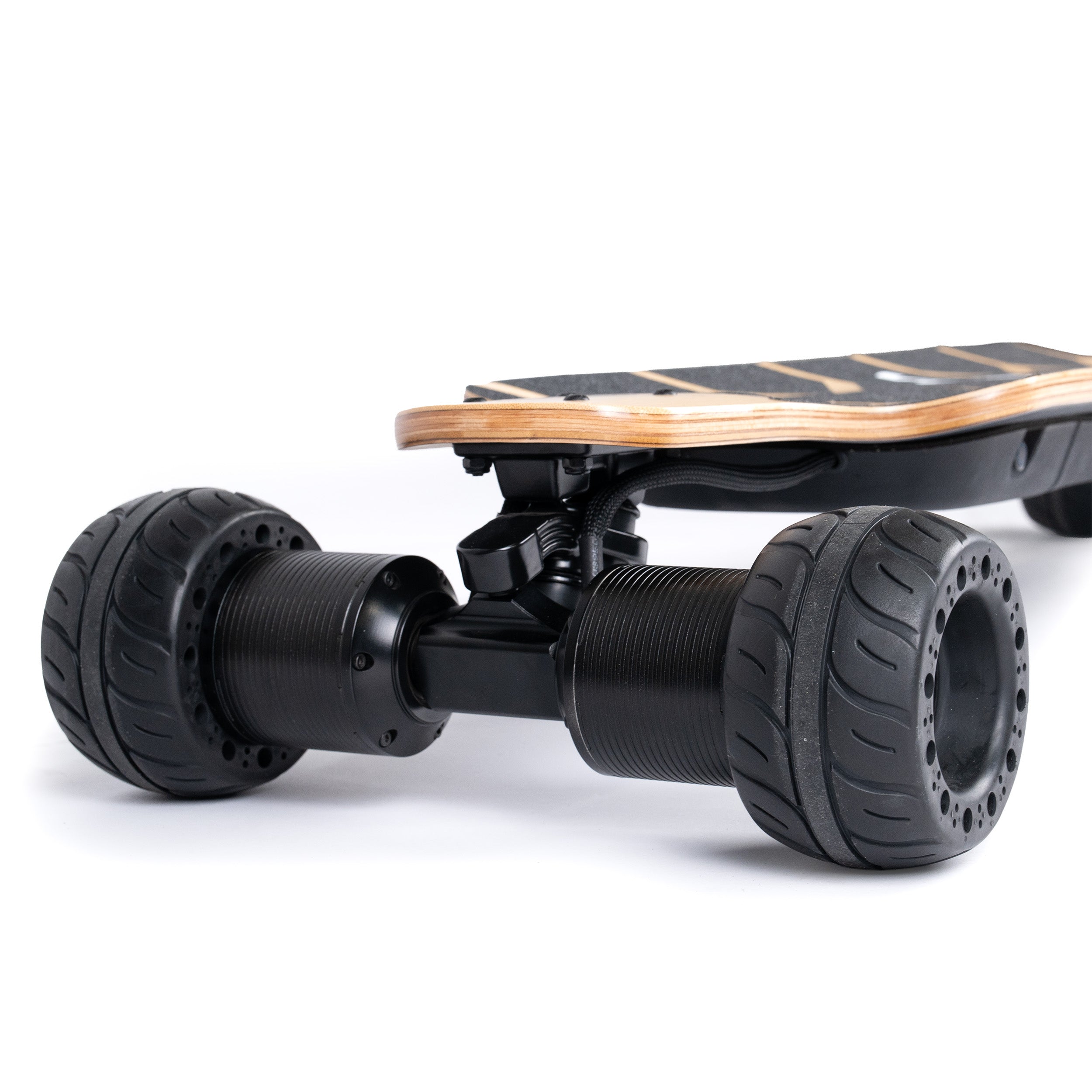 Bamboo 3,200W Electric Skateboard - Vortex V4 Direct Drive – Ampd