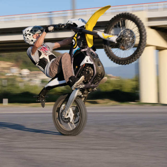 SurRon Storm Bee Electric Dirt Bike Wheelie